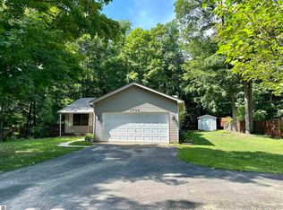 2458 Potter Rd E, Traverse City, MI 49696