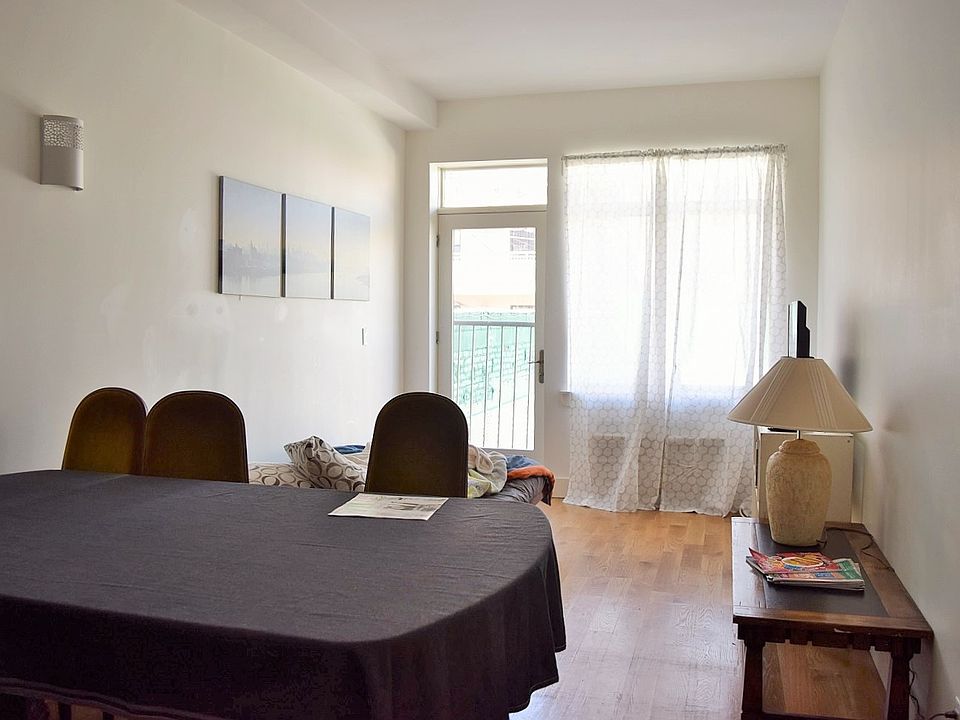 1st image of 91 Varet St #2