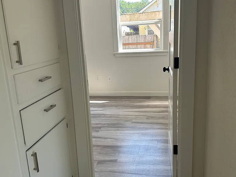 431 4th Ave NE — Photo 9