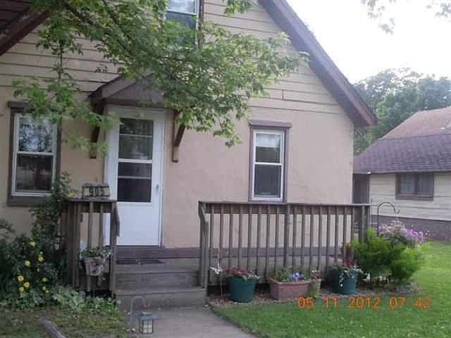 1st image of 905 1st St NW