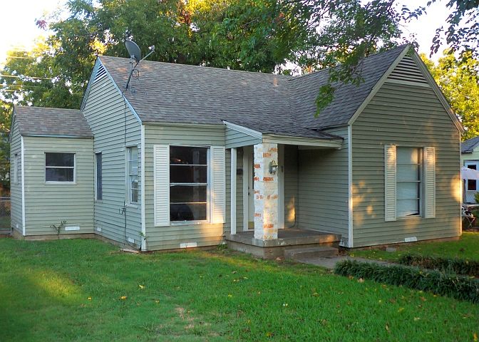 1st image of 312 SE 10th St