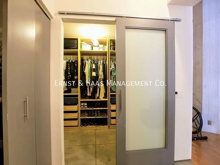 115 W 4th St #210 — Photo 29