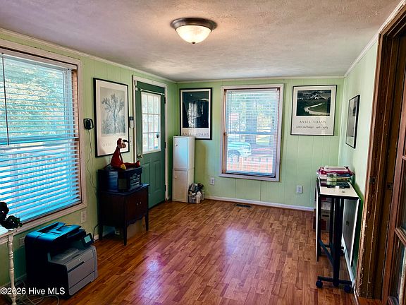 5th image of 262 Ledbetter Street