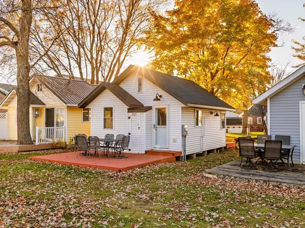 1727 E Lake St, Osakis, MN 56360