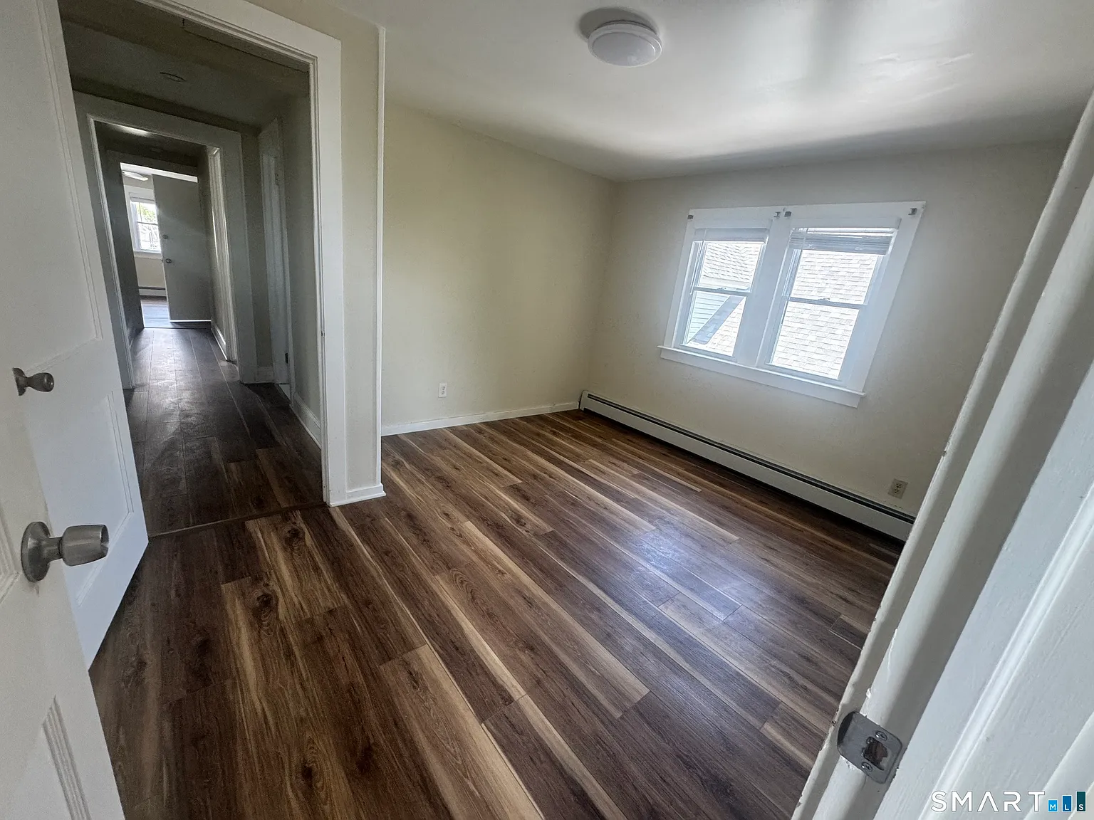 3 bed, 1.0 bath, 1100 sqft, $2,500 — Photo 3