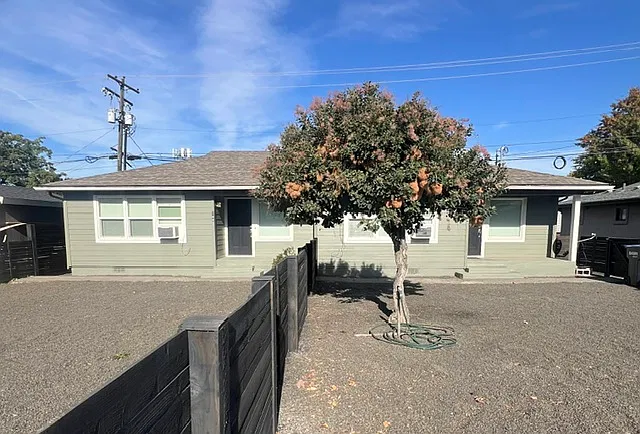 108 W Birch St — Photo 3