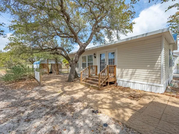 75 S Lake Dr, Rockport, TX 78382