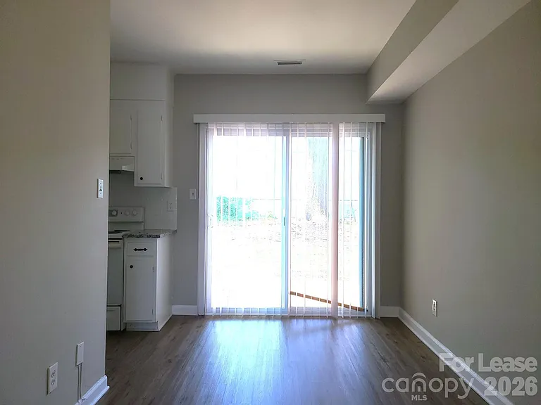 1308 Larkfield Ln #F — Photo 6