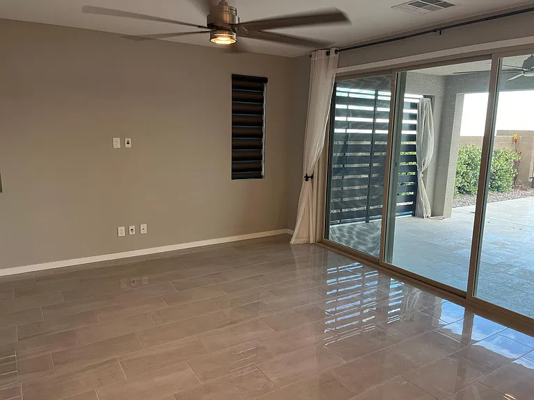 Dining room area, near kitchen