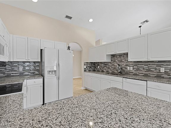2nd image of 2118 NE 20th Lane Cpe