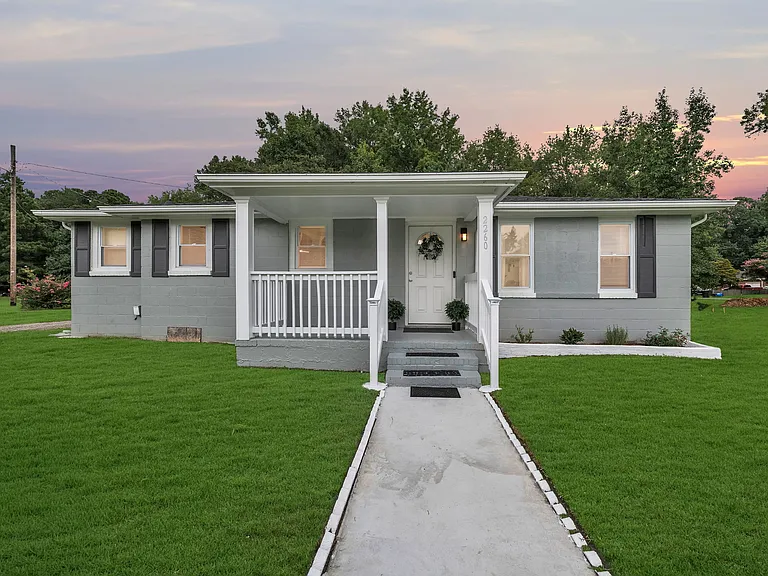 2260 Shipyard Rd — Photo 1