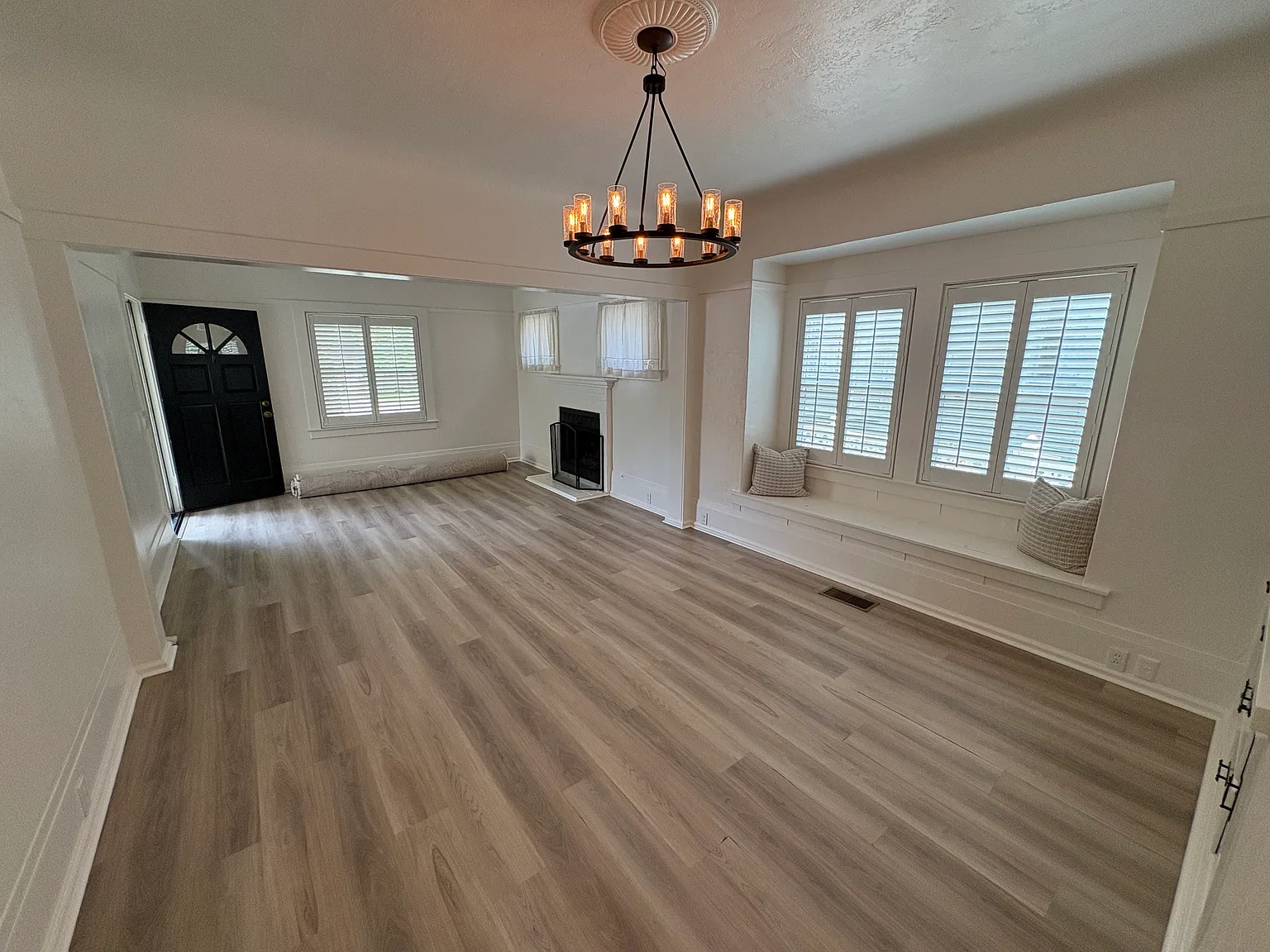 2 bed, 941 sqft, $3,450 — Photo 2