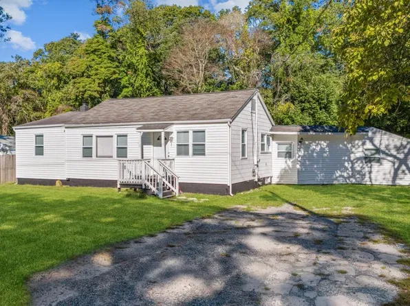 703 Horseblock Road, Brookhaven, NY 11719