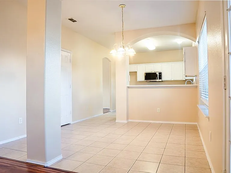 1102 Deedee Creek Dr — Photo 6
