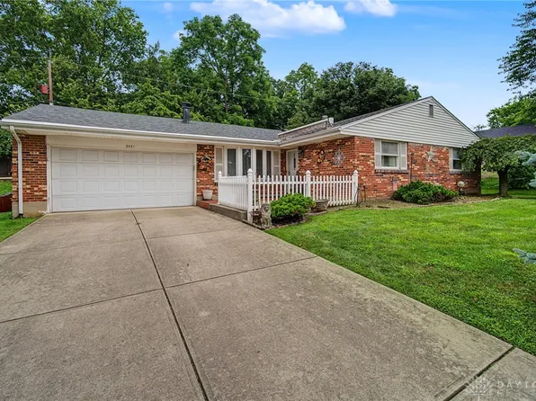 2551 Flowerstone Dr, Dayton, OH 45449