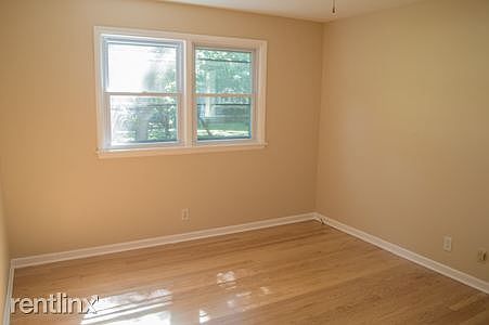 311 S Batavia Ave 1S for web (8 of 16)
