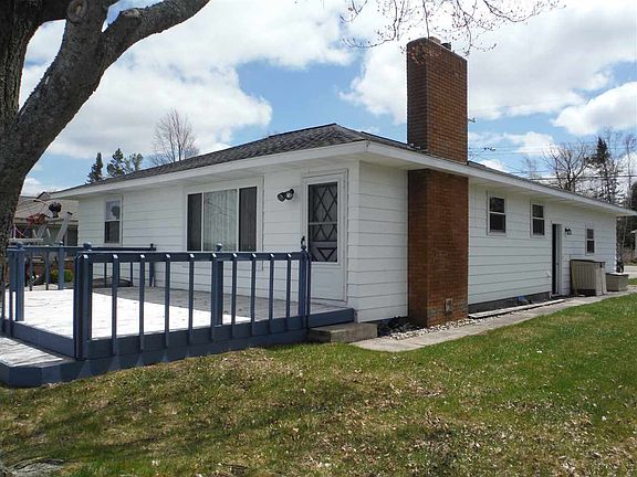2nd image of 922 Iroquois Ave