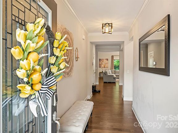 2nd image of 6618 Vizcaya Ct