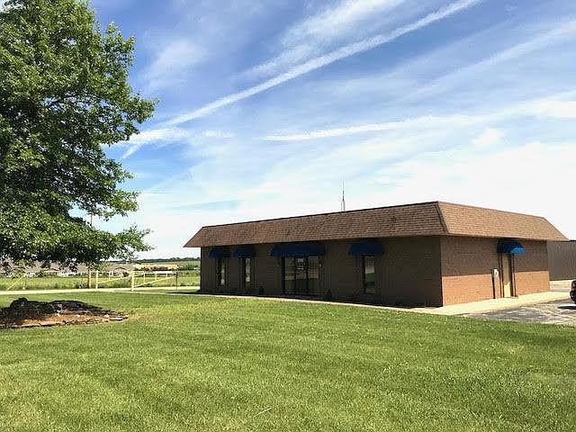 Prime location near junction of IL-67 and I-72, just west of