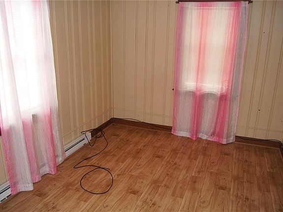 4th image of 4533 Lee Ave