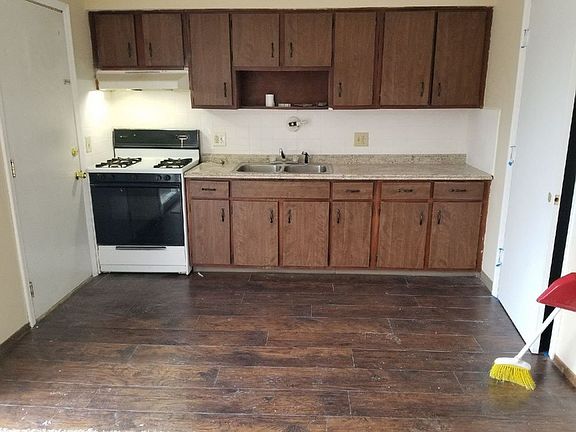 4th image of 1158 McCarley Dr E