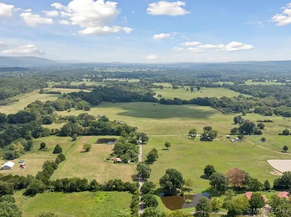 SE 102nd Rd, Wilburton, OK 74578