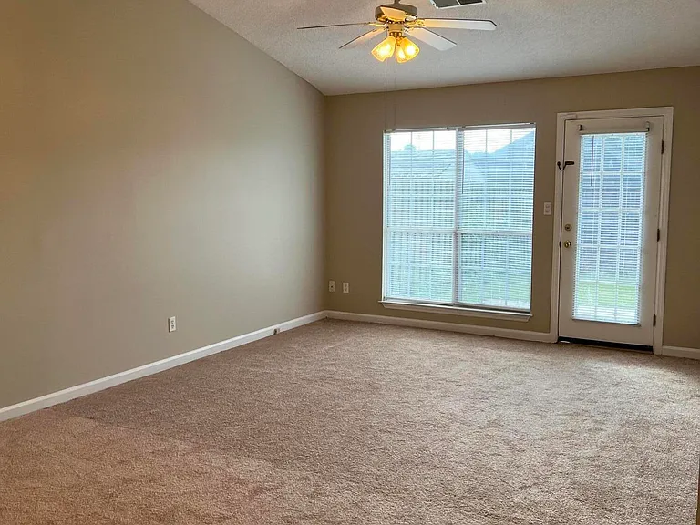 17 Macaulay Pl — Photo 4