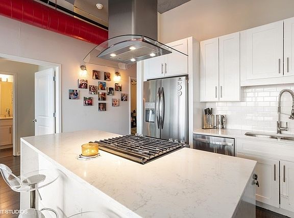 2nd image of 50 E 16th St Unit 1306