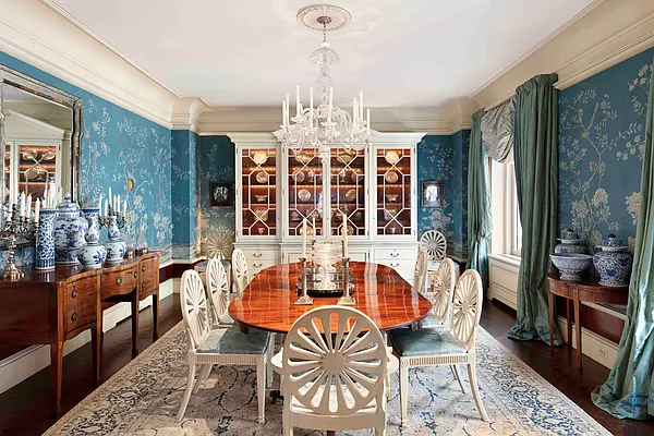 Sold by Sloane Square | media 15