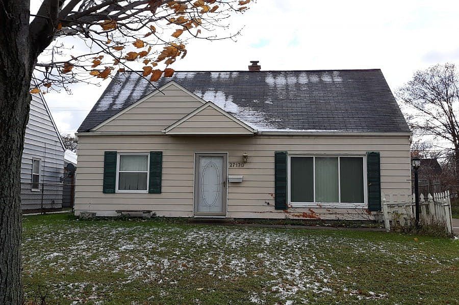 1st image of 27170 Shirley Ave