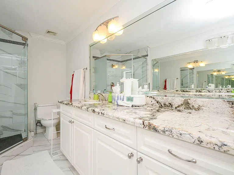 9906 Cedardale Dr — Photo 16
