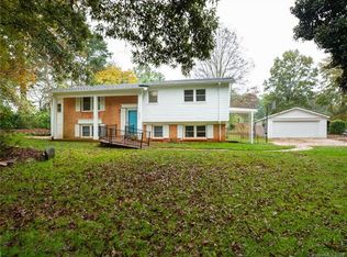 8225 McAlpine Dr, Charlotte, NC 28217