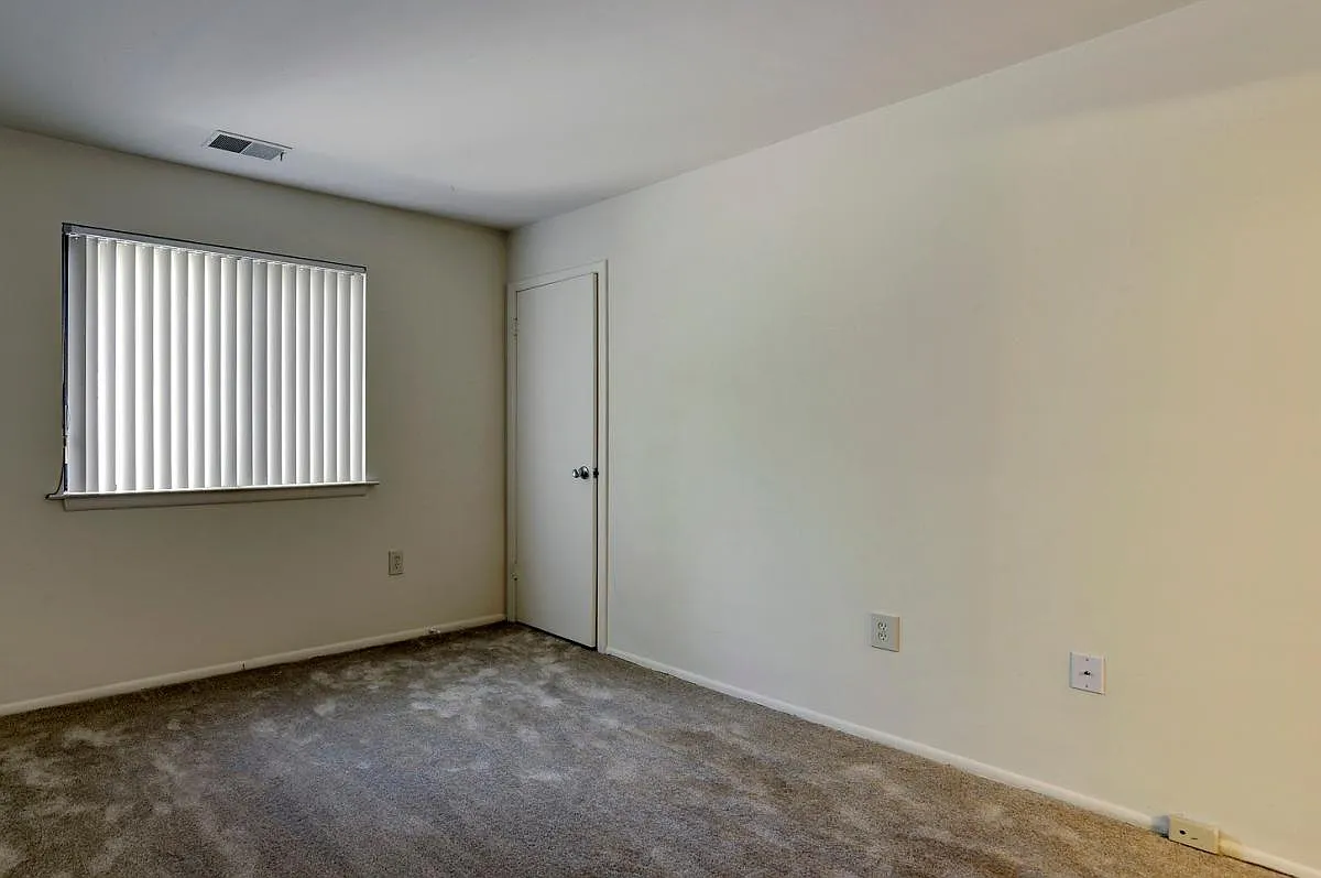 2 bed, $1,800 — Photo 3