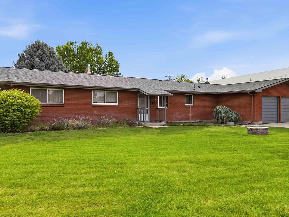 1st image of 1212 N Vivian Ave