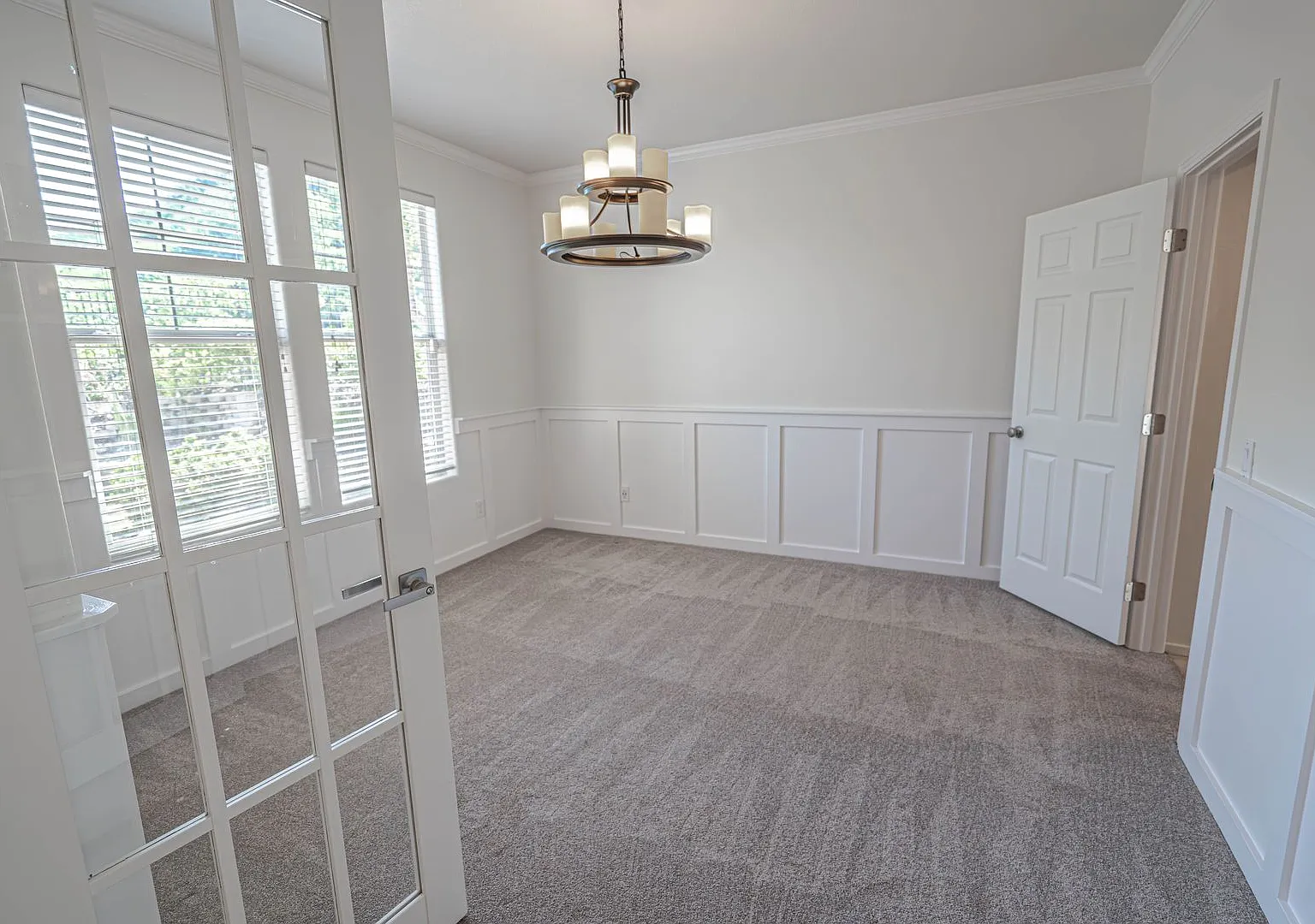 Coming Soon! 5 Bedroom Home For Rent In Santa Clarita!! — Photo 2
