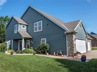 2335 Surrey Dr, Lawrence, KS 66046