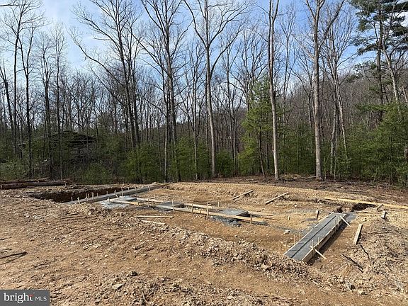 5th image of 523 Oak Hill Rd