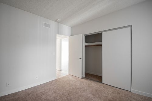 4th image of 10075 Tujunga Canyon Blvd #207