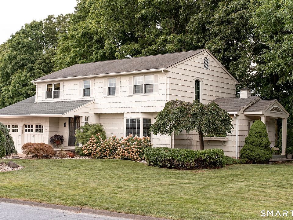 1st image of 70 Woodfield Crossing