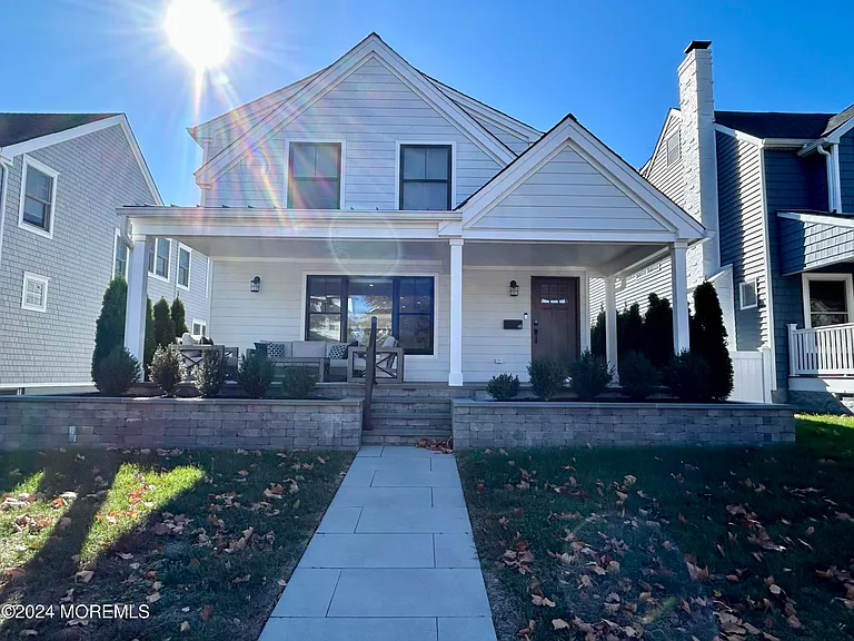 411 Sylvania Ave — Photo 3