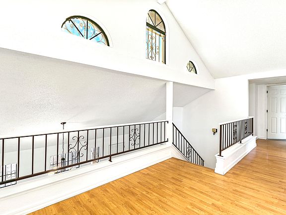 4th image of 11487 Napolske Ct
