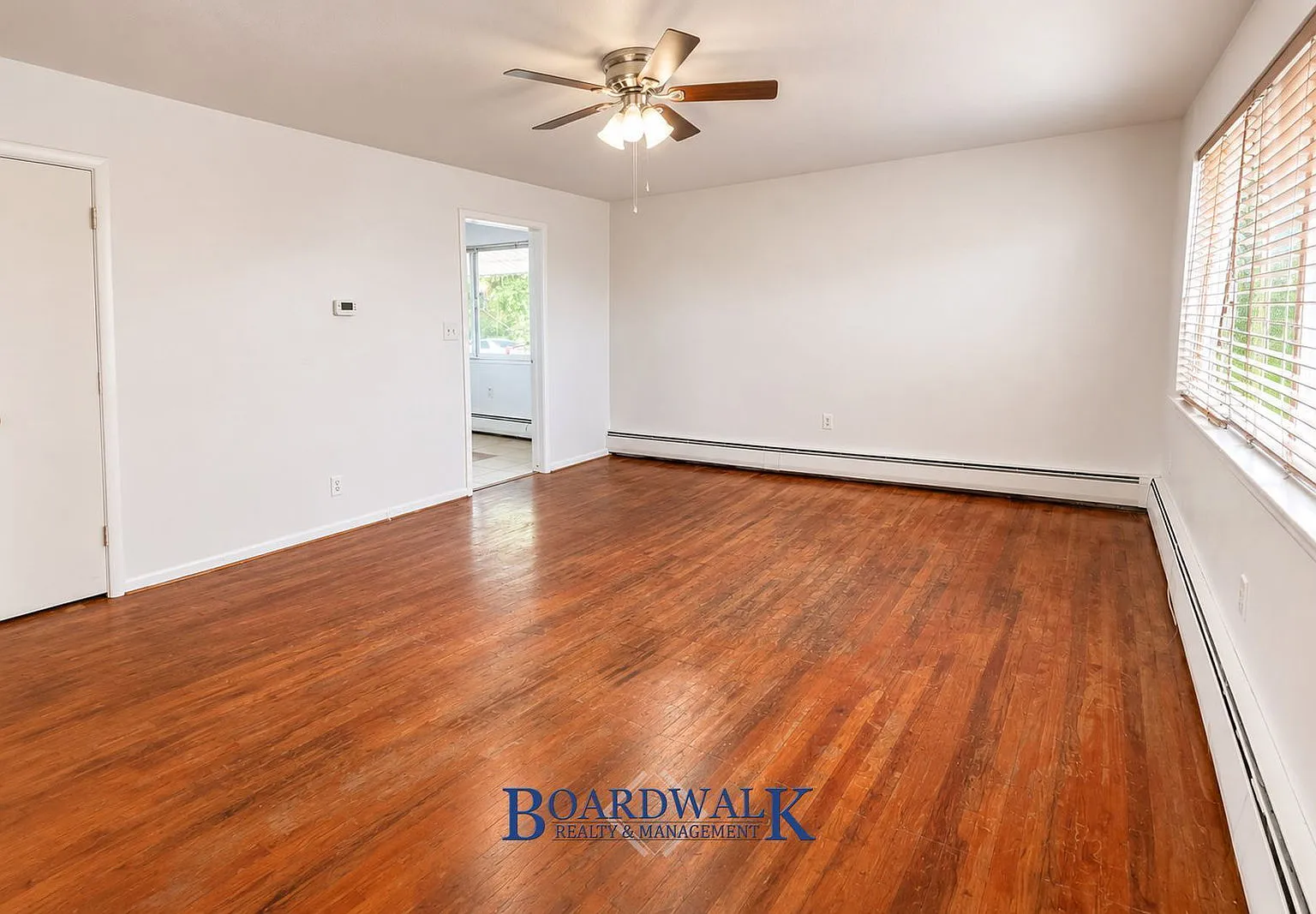 2 bed, 1.0 bath, 1200 sqft, $1,095 — Photo 2