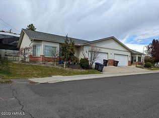 7909 Skyline Way, Yakima, WA 98908