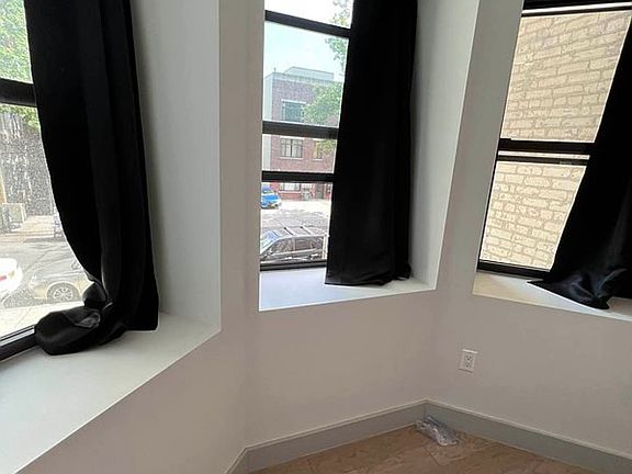 5th image of 287 Hawthorne St #2F