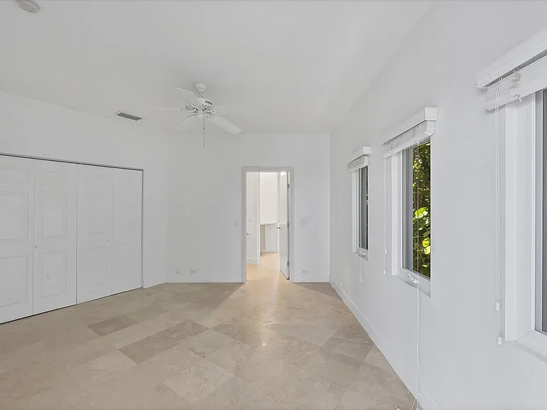 5801 Gulf Of Mexico Dr — Photo 30