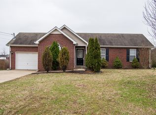 621 Zellwood Dr, La Vergne, TN 37086