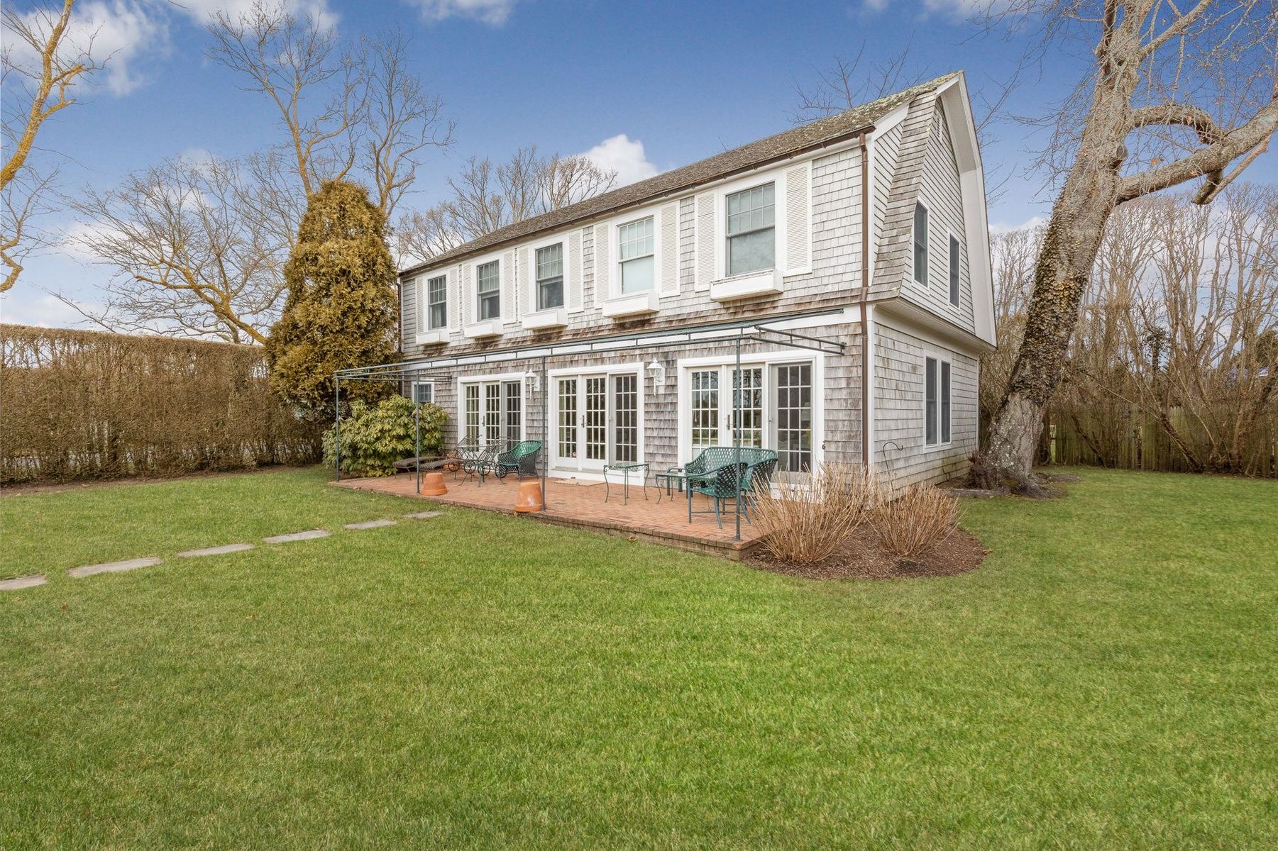 520 First Neck Ln Cottage) in Southampton Out East