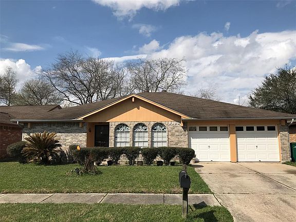 2nd image of 3446 Hartington Dr