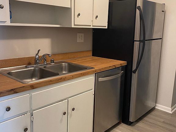 5th image of 2214 Sherwood Ave APT 6