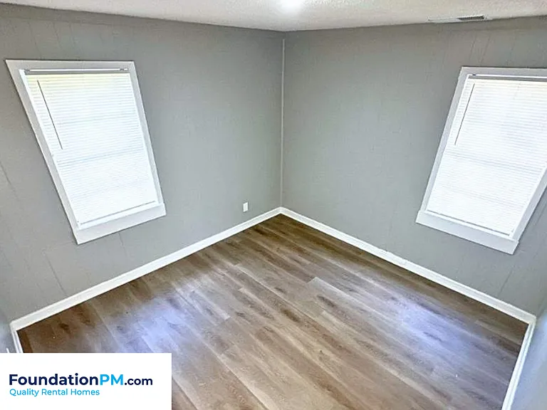 1748 Benning St — Photo 11